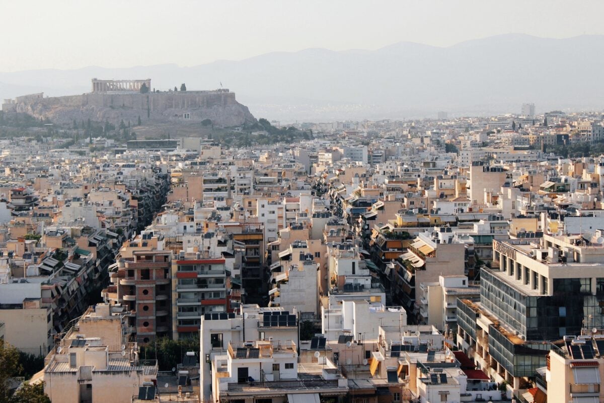 Αγορά κατοικίας: Προειδοποιητικά σημάδια από την Τράπεζα της Ελλάδος – ΔΝΤ και Eurostat αποκαλύπτουν την οικονομική πίεση των νοικοκυριών