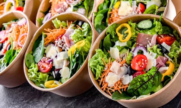 «Φρεσκούλης»: Η Eurocatering περνά με 49% στον όμιλο Σκλαβενίτη – Η πορεία από τον Ρέντη