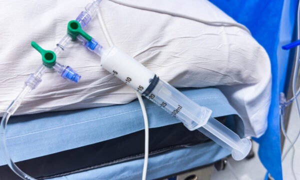 Προποφόλη: Το απόλυτο αναισθητικό μπορεί να γίνει «παγίδα θανάτου» στα χέρια μη ειδικού γιατρού