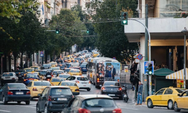 Δίπλωμα οδήγησης: Περισσότερη διαφάνεια με ψηφιακές αλλαγές και κλήρωση εξεταστών – Πώς θα εκδίδονται οι πινακίδες