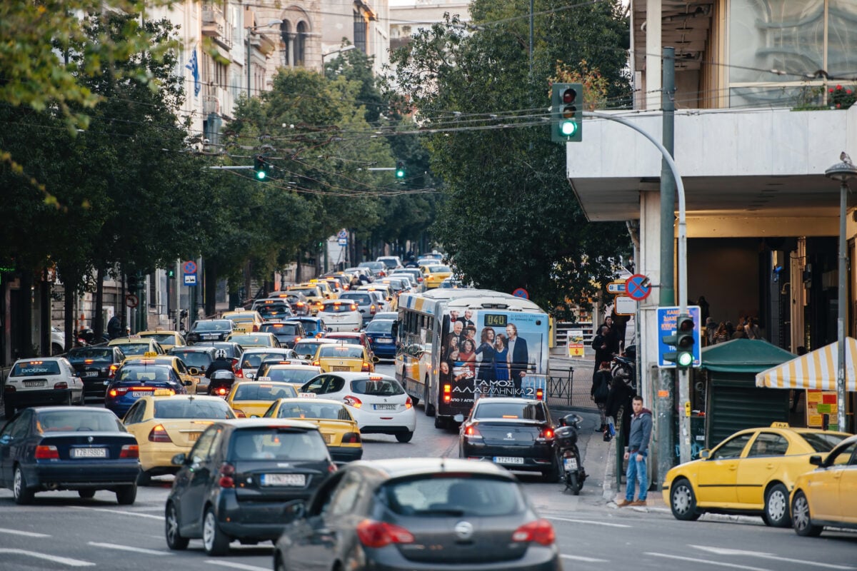 Δίπλωμα οδήγησης: Περισσότερη διαφάνεια με ψηφιακές αλλαγές και κλήρωση εξεταστών – Πώς θα εκδίδονται οι πινακίδες