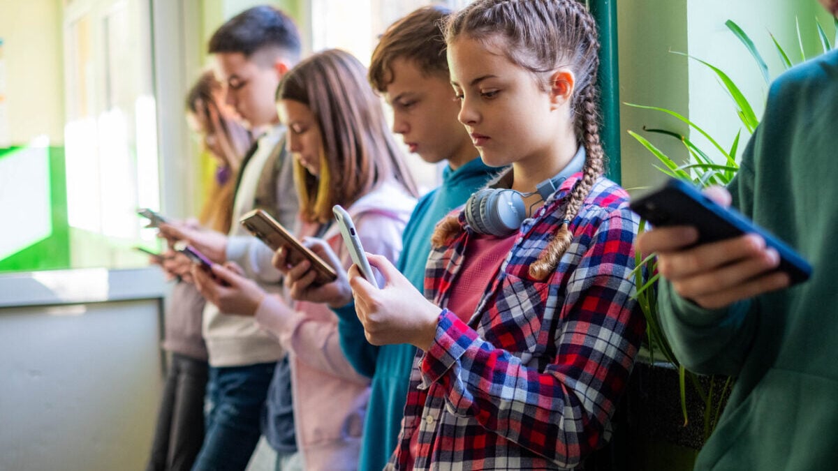 Kids Wallet: Πώς θα αποκλειστούν οι ανήλικοι από τα social media και πώς θα ελέγχεται η ηλικία 1 Kids Wallet: Πώς θα αποκλειστούν οι ανήλικοι από τα social media και πώς θα ελέγχεται η ηλικία