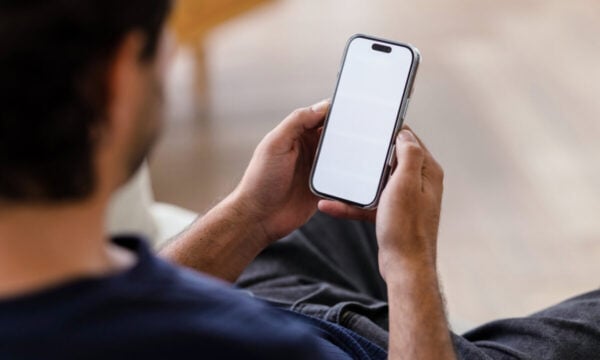 WhatsApp: Διαγράψτε το μήνυμα που κυκλοφορεί και μην το ανοίξετε