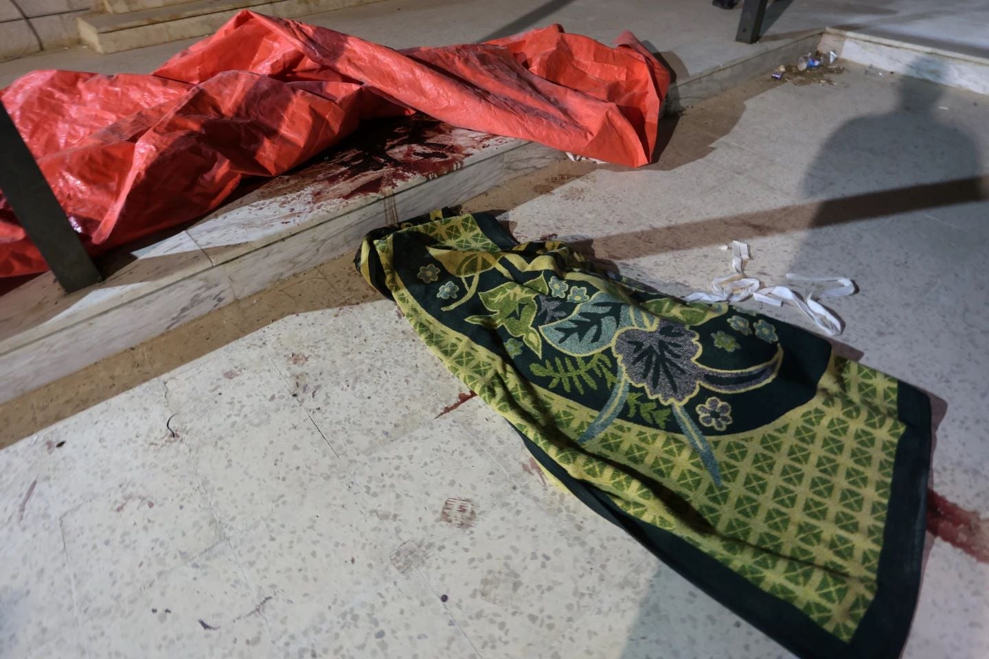 Ιορδανία: Συγκλονίζουν οι μαρτυρίες των επιζώντων του μακελειού – «Επέστρεψαν για να μας δώσουν τη χαριστική βολή» 11 Ιορδανία: Συγκλονίζουν οι μαρτυρίες των επιζώντων του μακελειού – «Επέστρεψαν για να μας δώσουν τη χαριστική βολή»