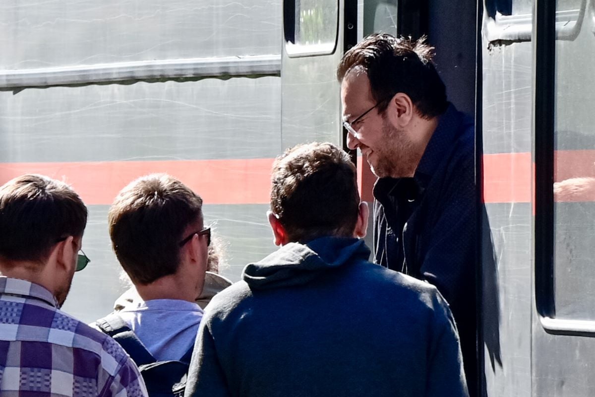 Φίλιππος Καμπούρης: Εκείνος και η σύζυγός του κατηγορούνται για 5 κακουργήματα και ένα πλημμέλημα στην απάτη κατά του ΕΦΚΑ