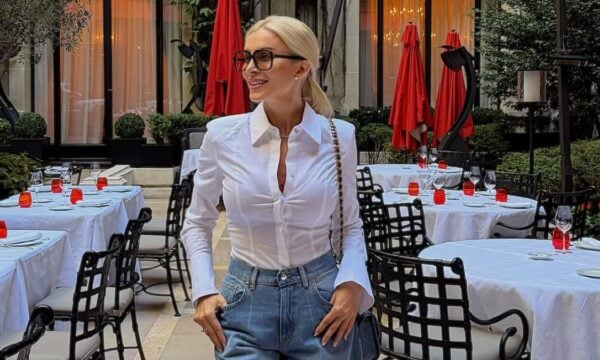 Κατερίνα Καινούργιου: Το δαντελένιο τοπ των H&M που φόρεσε έγινε ανάρπαστο – Το κομμάτι που τις τρέλανε όλες