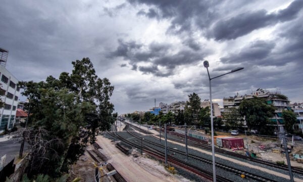 Καιρός αύριο: Νεφώσεις και βροχές στον Έβρο και τη Νότια Πελοπόννησο – Μικρή άνοδος της θερμοκρασίας