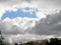 Καιρός: Ηλιοφάνεια και ζέστη την Τρίτη, αλλαγή από την Τετάρτη – Καταιγίδες το Σαββατοκύριακο