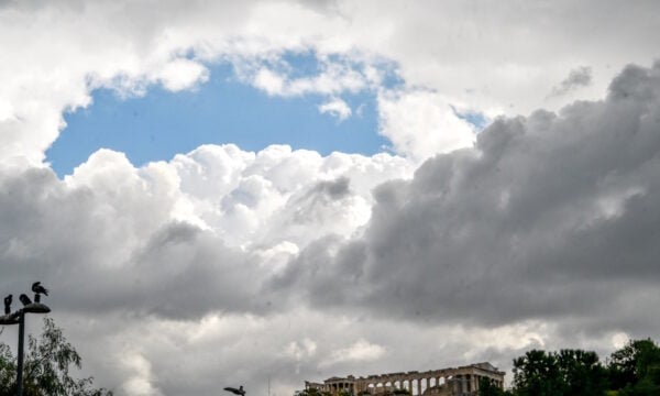 Καιρός: Ηλιοφάνεια και ζέστη την Τρίτη, αλλαγή από την Τετάρτη – Καταιγίδες το Σαββατοκύριακο