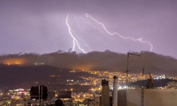 Καιρός: Συνεχίζονται οι βροχές και οι καταιγίδες – Νέα κακοκαιρία με πτώση θερμοκρασίας από την Κυριακή