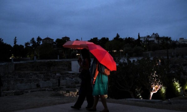 Καιρός αύριο: Βροχές και ισχυροί άνεμοι στα πελάγη – Έως τους 25 βαθμούς Κελσίου η θερμοκρασία