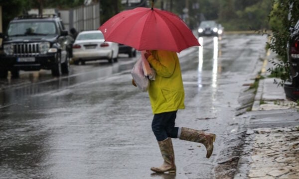 Κακοκαιρία εξπρές και ψυχρή εισβολή την Παρασκευή: Ποιες περιοχές θα επηρεαστούν – Βελτίωση από την Κυριακή