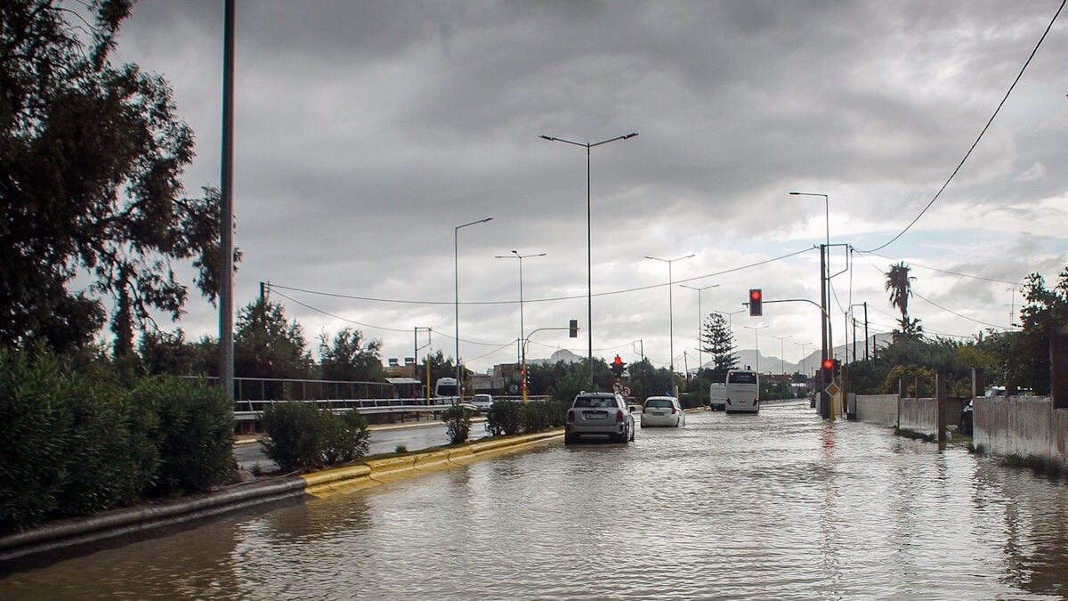 Καιρός σήμερα: Ισχυρές βροχές και καταιγίδες, με χιόνια στα ορεινά – Υποχωρεί η θερμοκρασία 1 Καιρός σήμερα: Ισχυρές βροχές και καταιγίδες, με χιόνια στα ορεινά – Υποχωρεί η θερμοκρασία