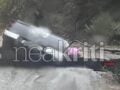 Κακοκαιρία στην Κρήτη: Αυτοκίνητο βυθίστηκε σε «τρύπα» από καθίζηση – Στο νοσοκομείο οι δύο επιβάτες