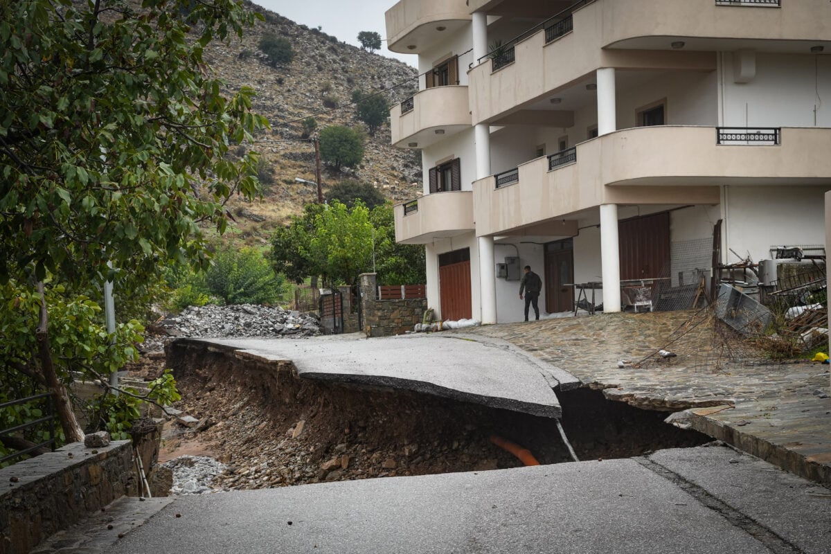 Κακοκαιρία στην Κρήτη: Ανυπολόγιστες καταστροφές από τις πλημμύρες και 101 διασώσεις – Αυτοψίες και κλειστά σχολεία τη Δευτέρα 21 Κακοκαιρία στην Κρήτη: Ανυπολόγιστες καταστροφές από τις πλημμύρες και 101 διασώσεις – Αυτοψίες και κλειστά σχολεία τη Δευτέρα
