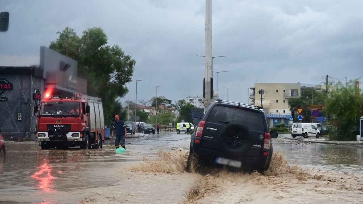 Κακοκαιρία: Καταιγίδες σε Κρήτη και Δωδεκάνησα έως το μεσημέρι, άνεμοι 7 μποφόρ – Τα Χανιά «βούλιαξαν» με 420 χιλιοστά βροχής 2 Κακοκαιρία: Καταιγίδες σε Κρήτη και Δωδεκάνησα έως το μεσημέρι, άνεμοι 7 μποφόρ – Τα Χανιά «βούλιαξαν» με 420 χιλιοστά βροχής