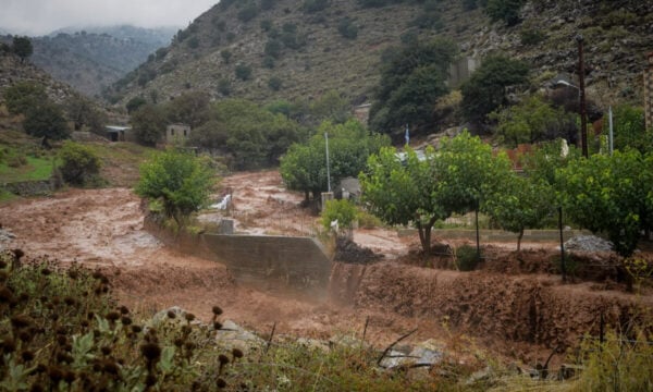 Κακοκαιρία στην Κρήτη: Πλημμύρες και κατολισθήσεις προκαλούν μεγάλες καταστροφές – 112 για περιορισμό μετακινήσεων στην Ιεράπετρα