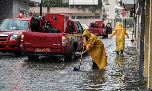 Κακοκαιρία: Χανιά και Ρέθυμνο στο επίκεντρο καταιγίδων, άνεμοι έως 9 μποφόρ και κόκκινη προειδοποίηση της ΕΜΥ