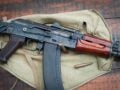 Μικρή Ιρανή αποσυναρμολογεί και συναρμολογεί Καλάσνικοφ σε 21 δευτερόλεπτα – Ταχύτητα σοκ (Vid)