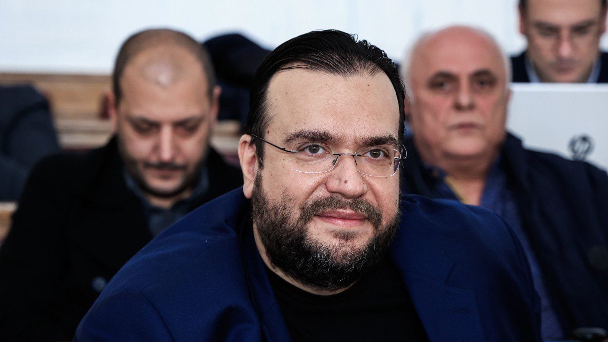 Φίλιππος Καμπούρης: Συνελήφθη με τη σύζυγό του για κύκλωμα απάτης κατά του e-ΕΦΚΑ – Η ζημιά ξεπερνά το 1,5 εκατ. ευρώ