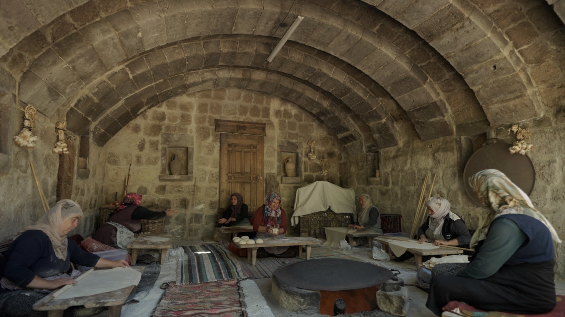 ΠΡΟΣΩΠΙΚΕΣ ΔΙΑΔΡΟΜΕΣ στην Καππαδοκία: «Οι άνθρωποι πίσω από τις εικόνες» 19 ΠΡΟΣΩΠΙΚΕΣ ΔΙΑΔΡΟΜΕΣ στην Καππαδοκία: «Οι άνθρωποι πίσω από τις εικόνες»