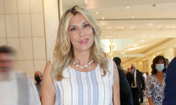 Άννα Καραμανλή: Ο γιος της, Στρατής Ρωμανίδης, παντρεύεται στην Αθηναϊκή Ριβιέρα – Η γνωριμία με τη μέλλουσα νύφη