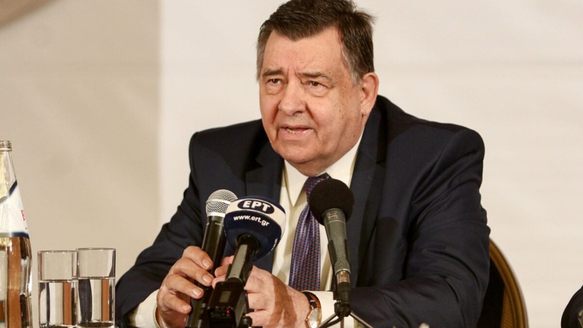 Γιώργος Καρατζαφέρης: «Ο τρίτος θα τρέξει να πιει νερό από την κανάτα του Μητσοτάκη» – «Καρφιά» για Καμμένο και Τσίπρα 1 Γιώργος Καρατζαφέρης: «Ο τρίτος θα τρέξει να πιει νερό από την κανάτα του Μητσοτάκη» – «Καρφιά» για Καμμένο και Τσίπρα