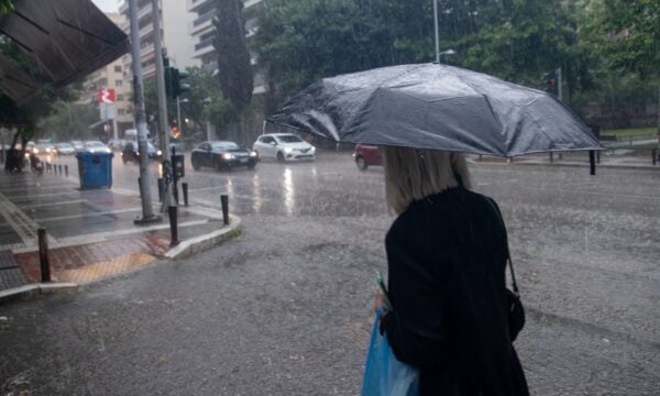 Καιρός: Έρχονται ισχυρές βροχές και καταιγίδες μέχρι την Τρίτη με επίκεντρο την Αττική – Η ΕΜΥ εξέδωσε έκτακτο δελτίο