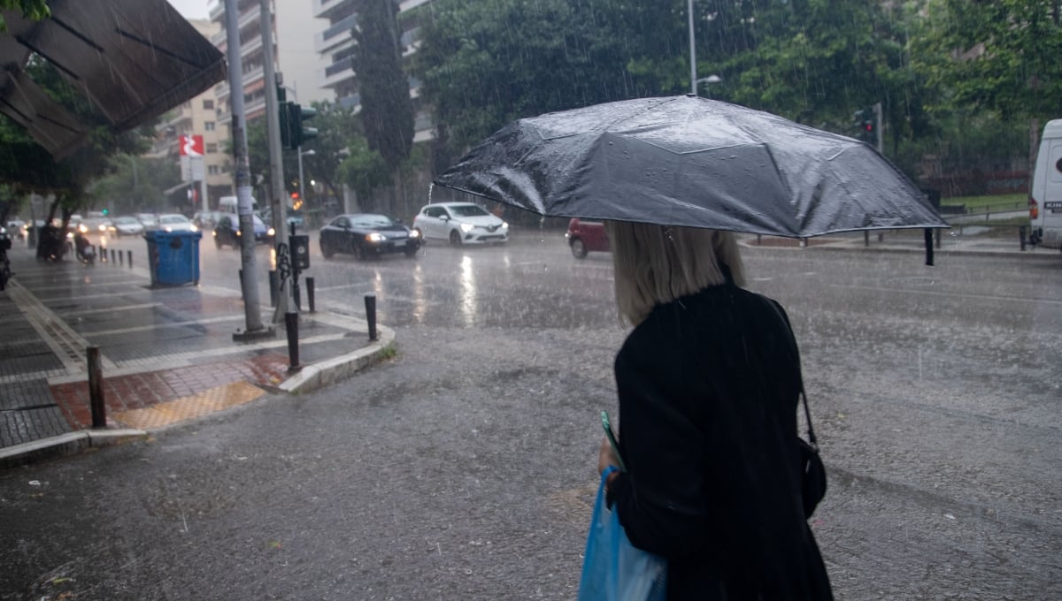 Καιρός: Έρχονται ισχυρές βροχές και καταιγίδες μέχρι την Τρίτη με επίκεντρο την Αττική – Έκτακτο δελτίο της ΕΜΥ