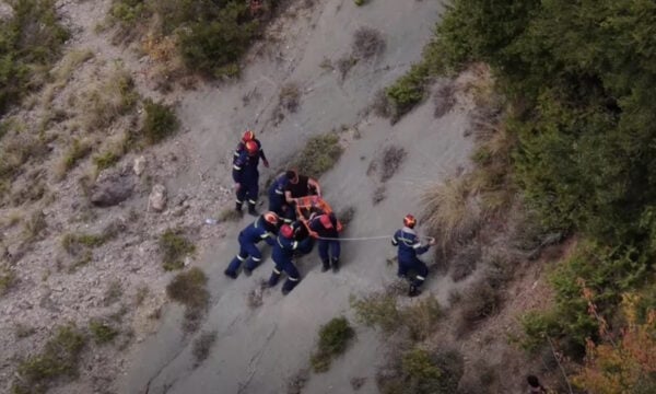 Άρτα: Βίντεο δείχνει τη διάσωση 76χρονου που αγνοούνταν από τον Καταρράκτη – Τον εντόπισαν με θερμικό drone
