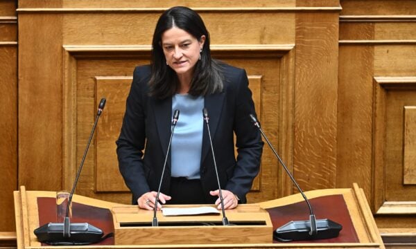 Κεραμέως: Η ανεργία υποχώρησε στο 7,4% – Περίπου 600.000 άνθρωποι βρήκαν εργασία σε επτά χρόνια