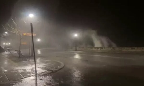 Σύμη: Η κακοκαιρία μετέτρεψε τους δρόμους σε ποτάμια