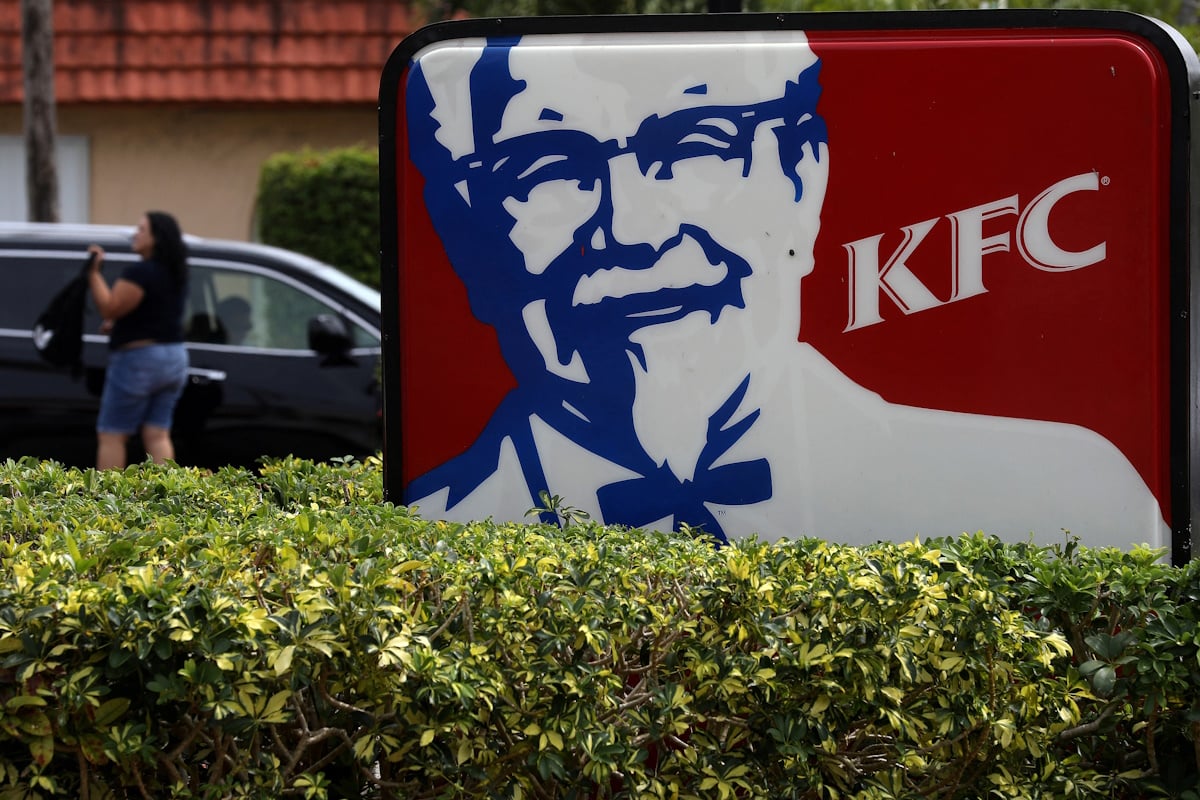 Η KFC επιλέγει την Coca-Cola για τα αναψυκτικά στις ΗΠΑ και αφήνει την PepsiCo μετά από 40 χρόνια