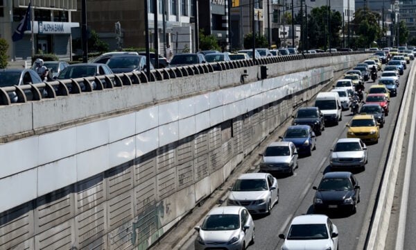 Αμπελόκηποι: Παράσυρση πεζής στη Λεωφόρο Κηφισίας προς Αθήνα – Μεγάλη κίνηση στο σημείο