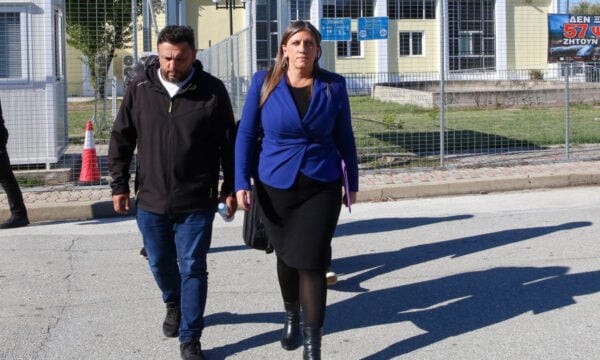 Τέμπη: Οι καταθέσεις συγγενών στη δίκη και το αίτημα Κωνσταντοπούλου για τις εκταφές