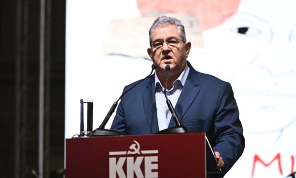 Κουτσούμπας για social media κάτω των 15: «Βάζετε τον λύκο να φυλάει τα πρόβατα» – Δείτε βίντεο