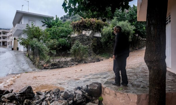 Κρήτη: Ισχυρές καταιγίδες και θυελλώδεις άνεμοι πλήττουν το νησί – Στα 318 mm η βροχή στο Ξυλόσκαλο Χανίων