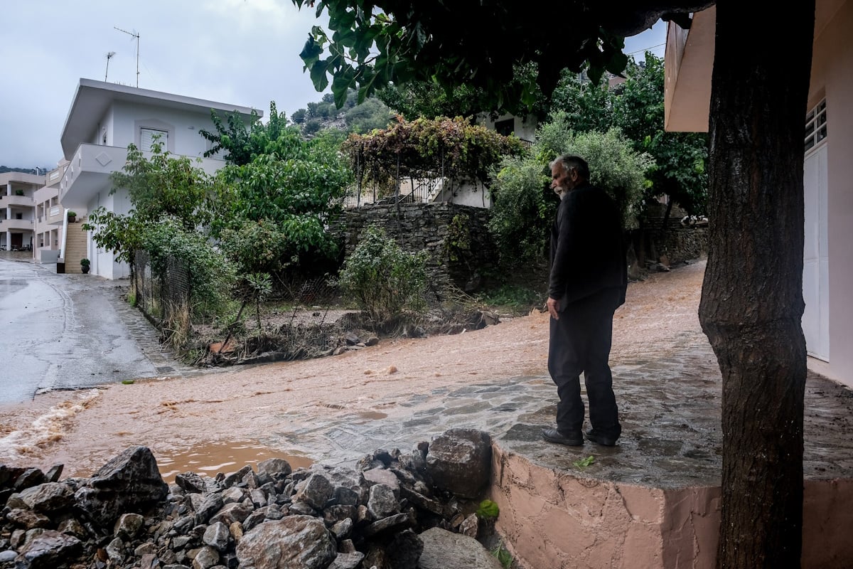 Κρήτη: Ισχυρές καταιγίδες και θυελλώδεις άνεμοι πλήττουν το νησί – Στα 318 mm η βροχή στο Ξυλόσκαλο Χανίων