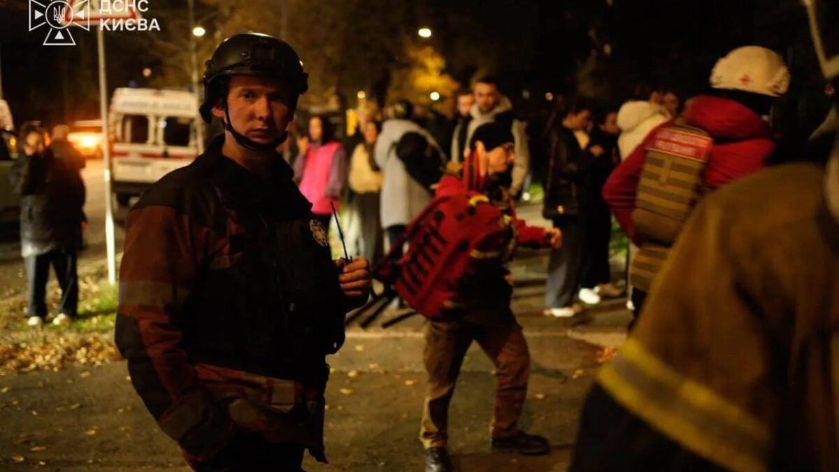 Ουκρανία: Νεκροί και τραυματίες σε Κίεβο, Χάρκοβο και Παβλόχραντ από ρωσικούς πυραύλους και drones – Χτυπήματα σε γέφυρα, νοσοκομεία και πανεπιστήμιο