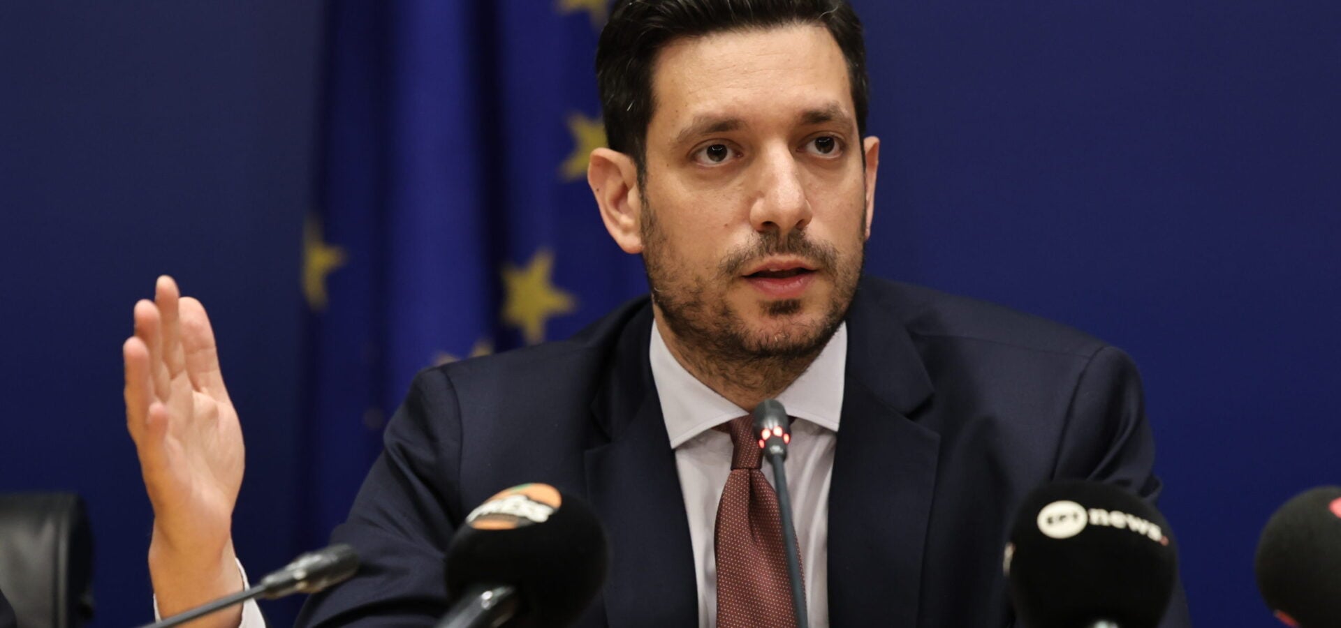 Κόντρα Κυρανάκη με ΚΚΕ: «Τα άκρα για εμένα είναι στην ίδια ζυγαριά» – «Ξέπλυμα» του ναζί εγκληματία Κασιδιάρη 7 Κόντρα Κυρανάκη με ΚΚΕ: «Τα άκρα για εμένα είναι στην ίδια ζυγαριά» – «Ξέπλυμα» του ναζί εγκληματία Κασιδιάρη
