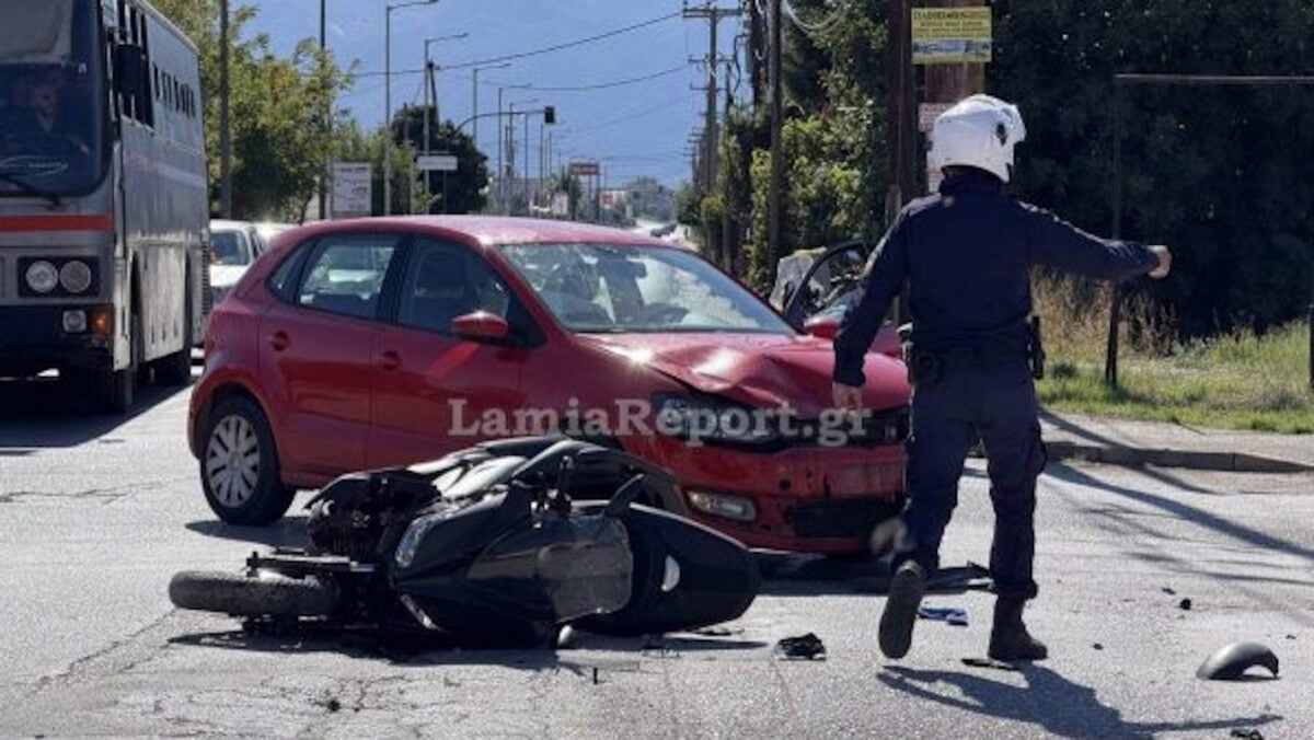 Λαμία: Σύγκρουση αυτοκινήτου με μηχανή σε διασταύρωση – Στο νοσοκομείο τραυματισμένοι οι δύο οδηγοί