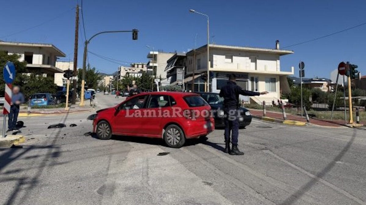 Λαμία: Σύγκρουση αυτοκινήτου με μηχανή σε διασταύρωση – Στο νοσοκομείο τραυματισμένοι οι δύο οδηγοί 21 Λαμία