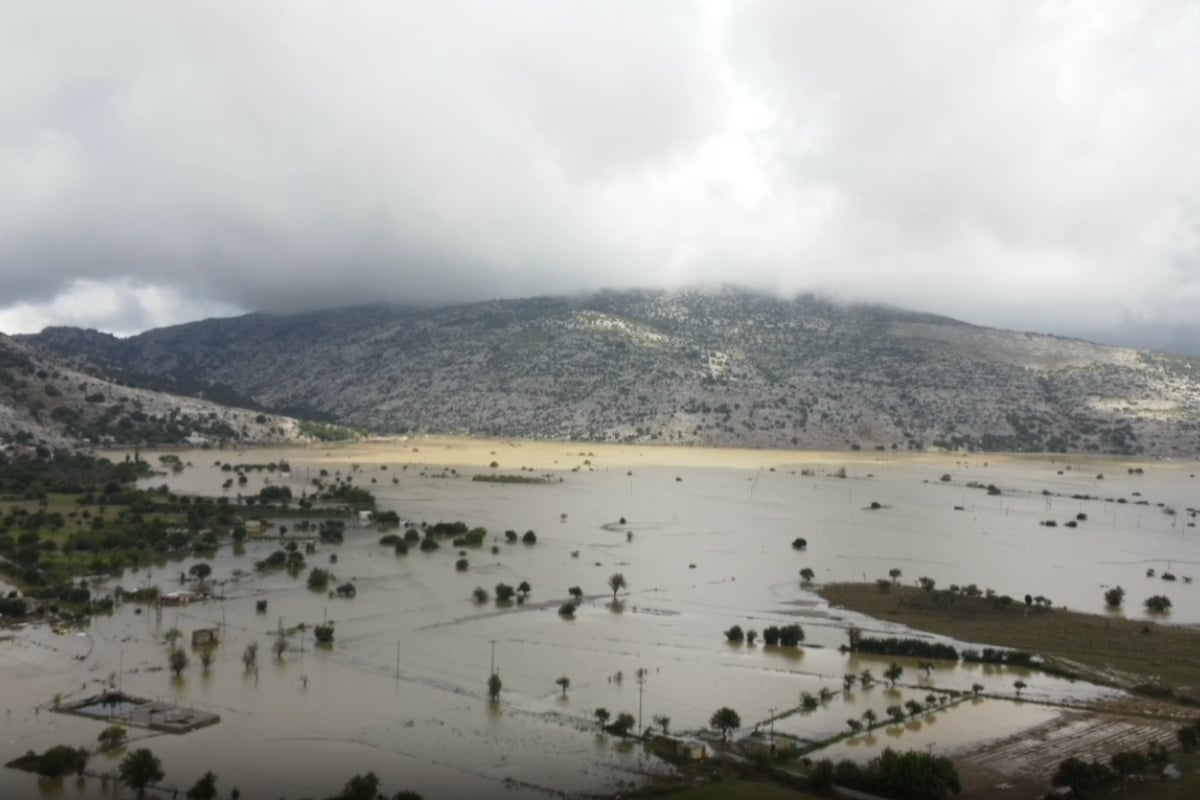 Κακοκαιρία στην Κρήτη: Το Οροπέδιο Λασιθίου έγινε απέραντη λίμνη – Αποκαρδιωτικές εικόνες από τις πλημμύρες