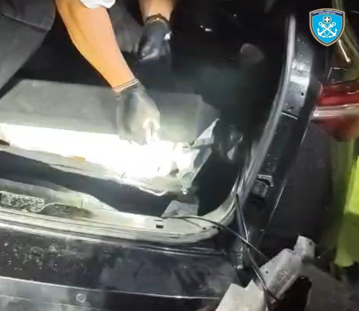 Λαύριο: 43χρονος έκρυβε πάνω από 18 κιλά κοκαΐνης στο αυτοκίνητο – Θα έβγαζε κέρδος 1,3 εκατ. ευρώ 7 Ναρκωτικά που βρέθηκαν στο Λαύριο