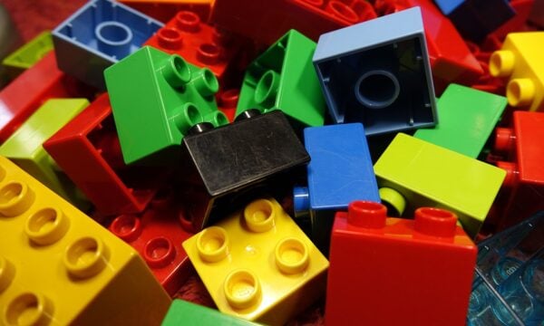 LEGO: Έβγαλε 354.000 ευρώ σε έναν χρόνο από μεταχειρισμένα σετ και αγόρασε δικό του σπίτι