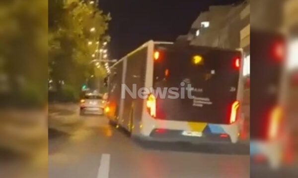 Λεωφόρος Μεσογείων: Βίντεο δείχνει λεωφορείο να περνά δύο κόκκινα φανάρια και να κάνει επικίνδυνους ελιγμούς