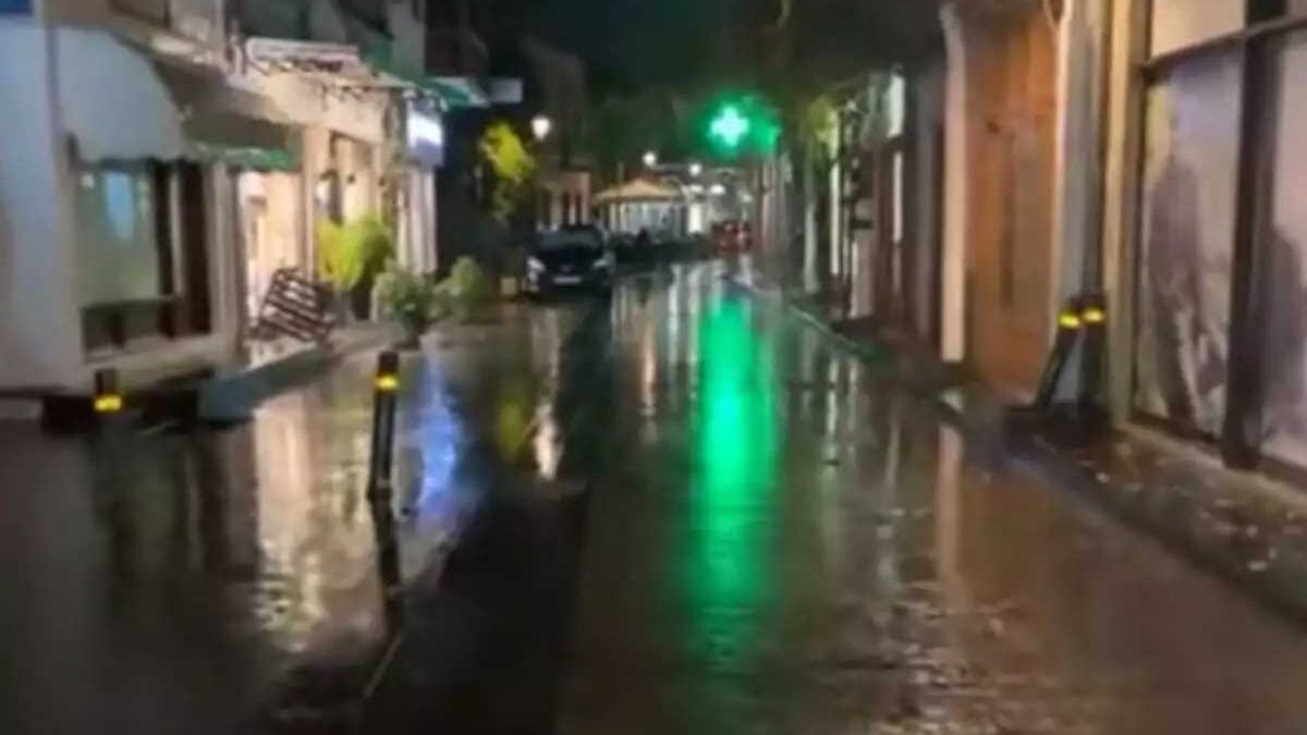 Καιρός την 28η Οκτωβρίου: Βροχές και καταιγίδες – Σε «Red Code» 10 περιοχές και η Αττική 1 Καιρός την 28η Οκτωβρίου: Βροχές και καταιγίδες – Σε «Red Code» 10 περιοχές και η Αττική