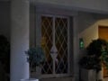 Υπόθεση Μαζωνάκη: Νέα έρευνα στο ιατρείο της οδού Καρνεάδου στο Κολωνάκι με παρουσία εισαγγελέα