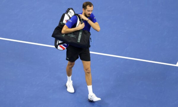 China Open: Ο Ντανίλ Μεντβέντεφ αποβλήθηκε αφού πέταξε μπαλάκι στην εξέδρα – Στον τελικό ο Νόβακ Τζόκοβιτς