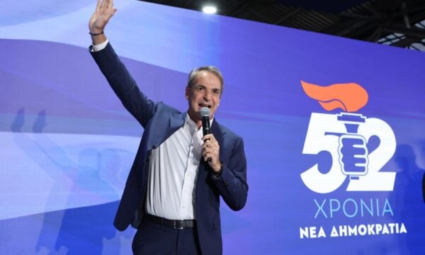 Νέα Δημοκρατία στα 52 χρόνια: Τα μηνύματα Μητσοτάκη για το 2027, το κέντρο, την «αλαζονεία» και τις απουσίες